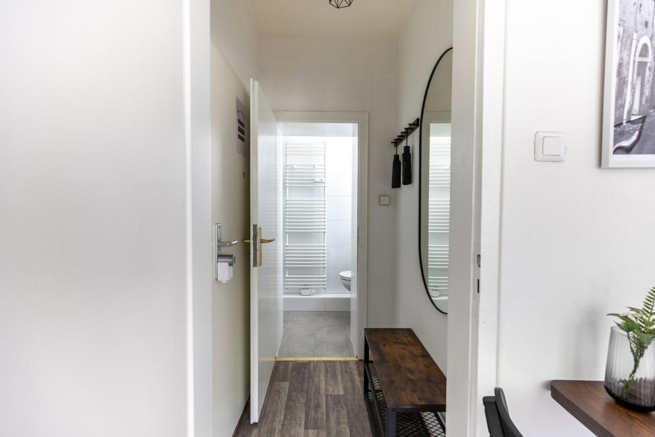 Appartement Perfekt Fuer 2! Wifi/ Netflix à Duisbourg Extérieur photo